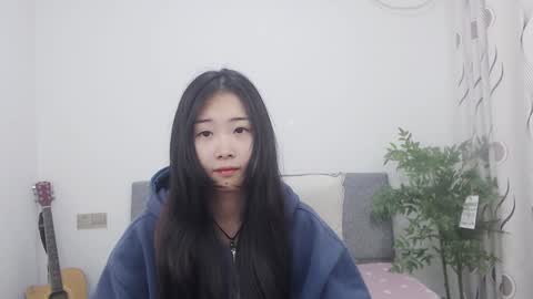 Snapshot of charlottelin chatting on 01.12.25 Charlotte online show from 01.12.25