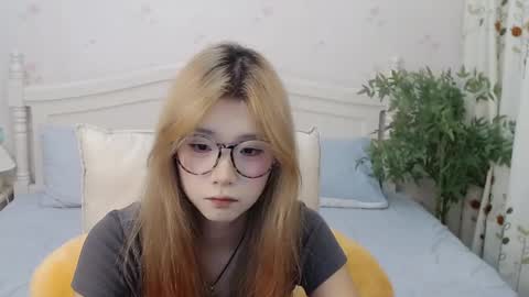 Snapshot of charlottelin chatting on 09.22.25 Charlotte online show from 09.22.25