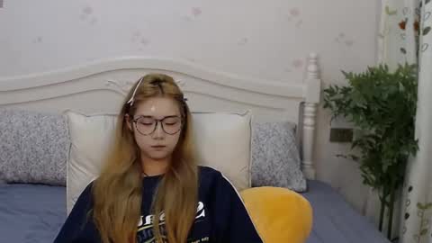 Snapshot of charlottelin chatting on 10.19.25 Charlotte online show from 10.19.25