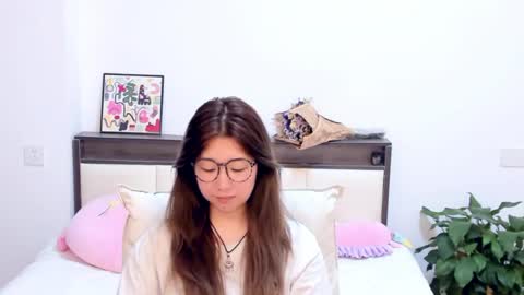 Snapshot of charlottelin chatting on 05.14.26 Charlotte online show from 05.14.26