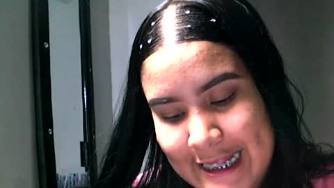 Snapshot of charlottequeen_21 chatting on 06.17.26 charlottequeen_21 online show from 06.17.26