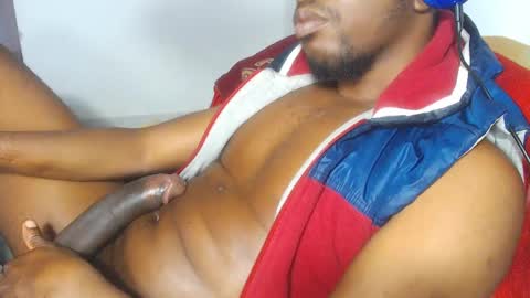 Snapshot of charly_vergonti_ chatting on 10.01.25 charly_vergonti_ online show from 10.01.25