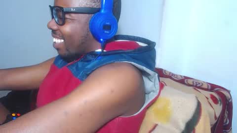 Snapshot of charly_vergonti_ chatting on 10.05.25 charly_vergonti_ online show from 10.05.25