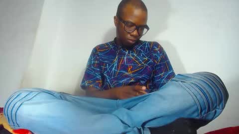 Snapshot of charly_vergonti_ chatting on 11.24.25 charly_vergonti_ online show from 11.24.25