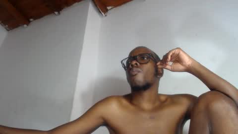 Snapshot of charly_vergonti_ chatting on 11.30.25 charly_vergonti_ online show from 11.30.25