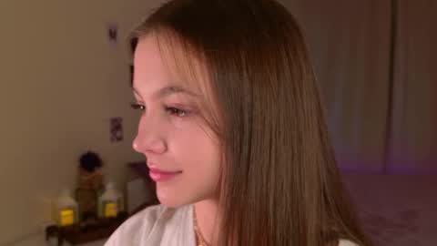 Snapshot of charming_bliss chatting on 09.18.25 Kaylee online show from 09.18.25