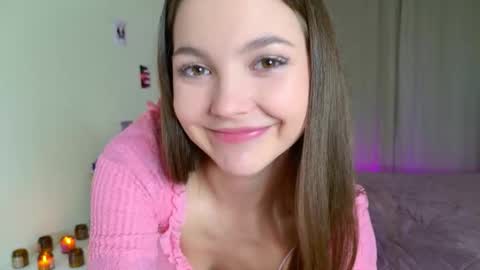 Snapshot of charming_bliss chatting on 10.05.25 Kaylee online show from 10.05.25