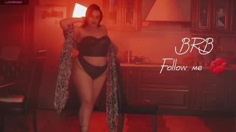 Snapshot of charming_sexuality chatting on 01.12.25 insta  online show from 01.12.25