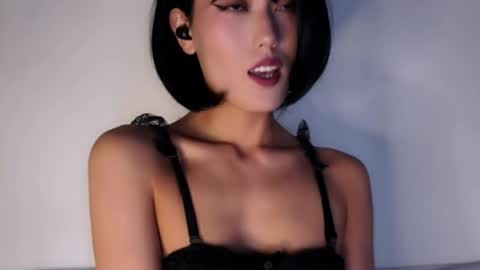 Snapshot of chasmic chatting on 05.05.26 JASMINE usually going live about 2 am UTC online show from 05.05.26