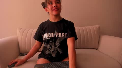 Regina Phalange online show from 02.20.25