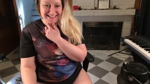 Marie online show from 02.04.25