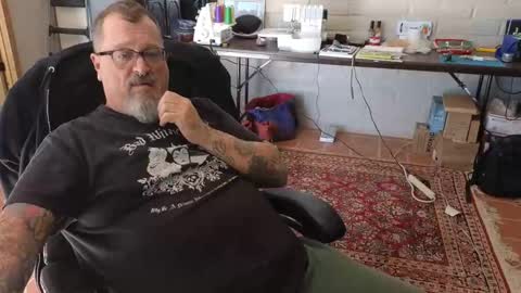 Snapshot of chefbare chatting on 01.17.26 Chefbare Lex Edwards online show from 01.17.26