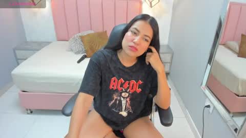 Snapshot of chelsyquinn chatting on 06.17.26 Camila online show from 06.17.26