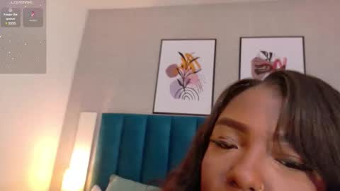 Snapshot of cheneelllorens chatting on 01.06.25 online show from 01.06.25