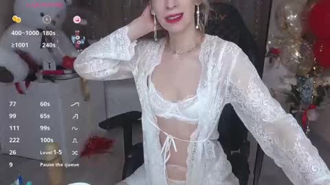 Snapshot of cherishsia chatting on 02.10.25 Adriana online show from 02.10.25