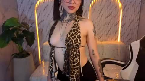Snapshot of cherry_bloom_tx chatting on 07.04.26 Follow me.. Live 730 to 1400 online show from 07.04.26