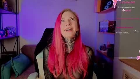 Roxy online show from 10.04.25