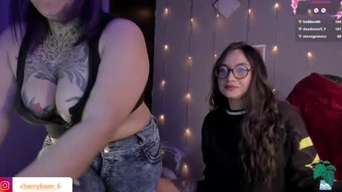  dayis independent model  online show from 01.28.25