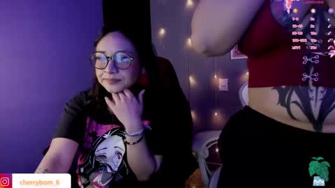  dayis independent model  online show from 02.07.25