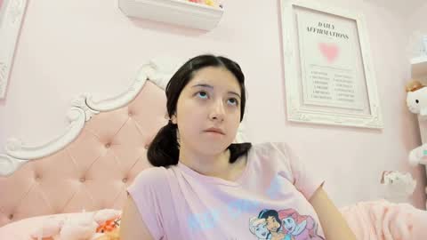 Snapshot of cherrymafer666 chatting on 01.21.25 cherrycute666 online show from 01.21.25