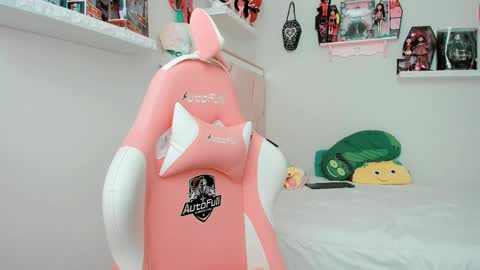 Snapshot of cherrymafer666 chatting on 03.04.25 cherrycute666 online show from 03.04.25