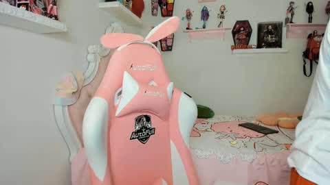 Snapshot of cherrymafer666 chatting on 09.19.25 cherrycute666 online show from 09.19.25