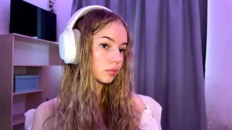 Evie online show from 10.21.25