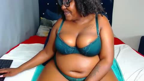 Snapshot of cherryyummy69 chatting on 01.26.25 cherryyummy69 online show from 01.26.25