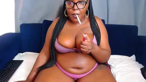 Snapshot of cherryyummy69 chatting on 09.29.25 cherryyummy69 online show from 09.29.25