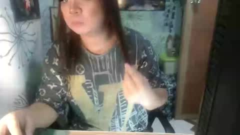 Snapshot of chescahotxxxl chatting on 01.06.25 chescahotxxxl online show from 01.06.25