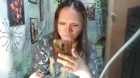 Snapshot of chescahotxxxl chatting on 01.10.25 chescahotxxxl online show from 01.10.25