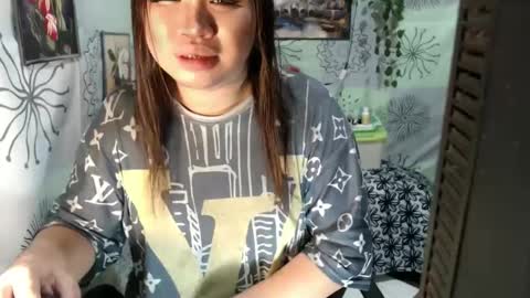 Snapshot of chescahotxxxl chatting on 02.11.25 chescahotxxxl online show from 02.11.25