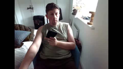 Snapshot of cheshireguy32 chatting on 06.01.26 cheshireguy32 online show from 06.01.26