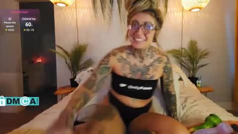 Chevi Blue online show from 12.01.25