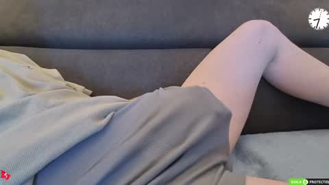 Snapshot of chezmonsieur_g chatting on 07.06.26 Grey online show from 07.06.26
