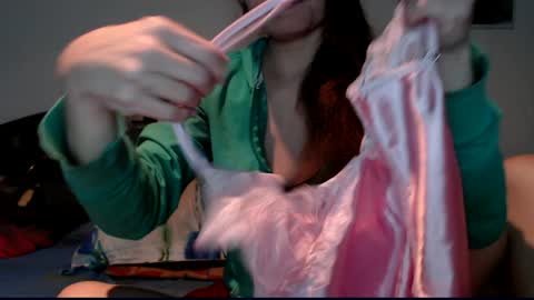 Snapshot of chiara177 chatting on 01.08.25 Chiara online show from 01.08.25