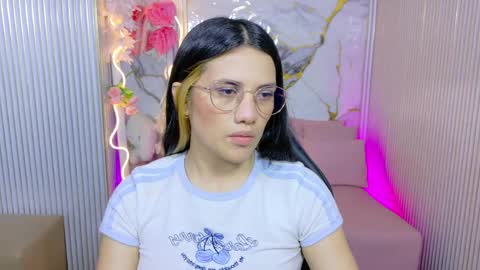 Snapshot of chiara_tay chatting on 05.27.26 Chiara online show from 05.27.26