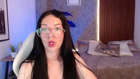Chiara online show from 03.11.25