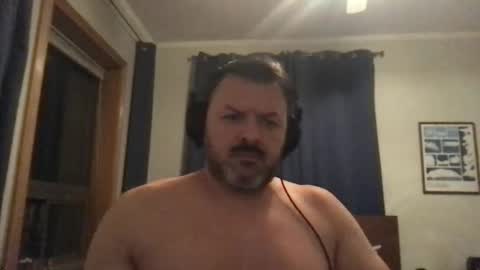 Snapshot of chicagoguy7183 chatting on 10.27.25 chicagoguy7183 online show from 10.27.25