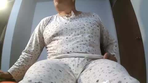 Snapshot of chicoguapo8 chatting on 11.24.25 jorge online show from 11.24.25