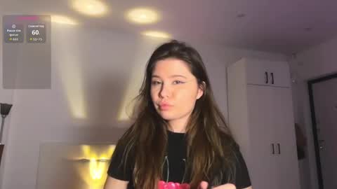 Snapshot of chiculya chatting on 04.19.26 chiculya online show from 04.19.26