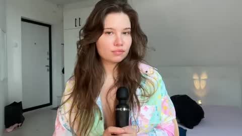 Snapshot of chiculya chatting on 06.14.26 chiculya online show from 06.14.26