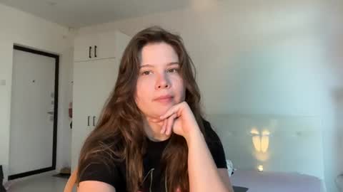 Snapshot of chiculya chatting on 06.19.26 chiculya online show from 06.19.26