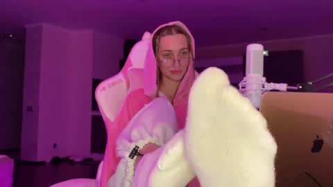 Snapshot of chillgoddess chatting on 12.14.24 Goddess Vika - owner of all ur money online show from 12.14.24