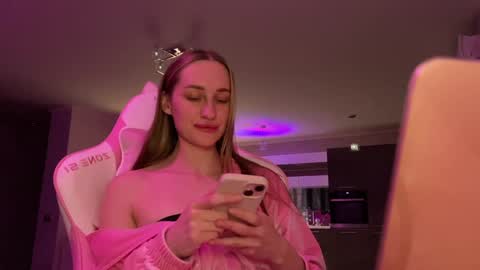 Snapshot of chillgoddess chatting on 01.23.25 Goddess Vika - owner of all ur money online show from 01.23.25