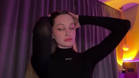 Snapshot of chillgoddess chatting on 12.19.25 Goddess Vika - owner of all ur money online show from 12.19.25