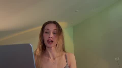 Snapshot of chillgoddess chatting on 06.11.26 Goddess Vika - owner of all ur money online show from 06.11.26