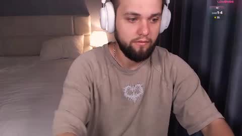 Snapshot of chilly__willy chatting on 08.03.26 Mark online show from 08.03.26