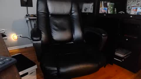 Snapshot of chiphoneman chatting on 01.15.25 chiphoneman online show from 01.15.25