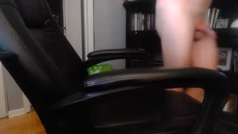 Snapshot of chiphoneman chatting on 09.09.25 chiphoneman online show from 09.09.25